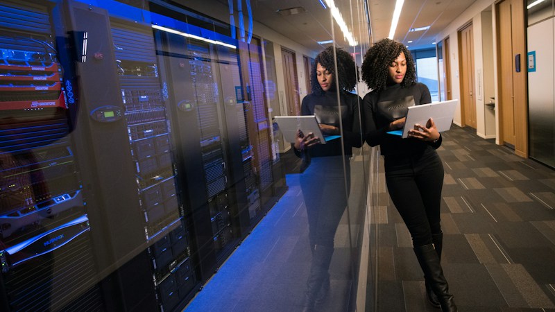 How AI Recognizes Products on Store Shelves: AIVision's Leading Technology Solution