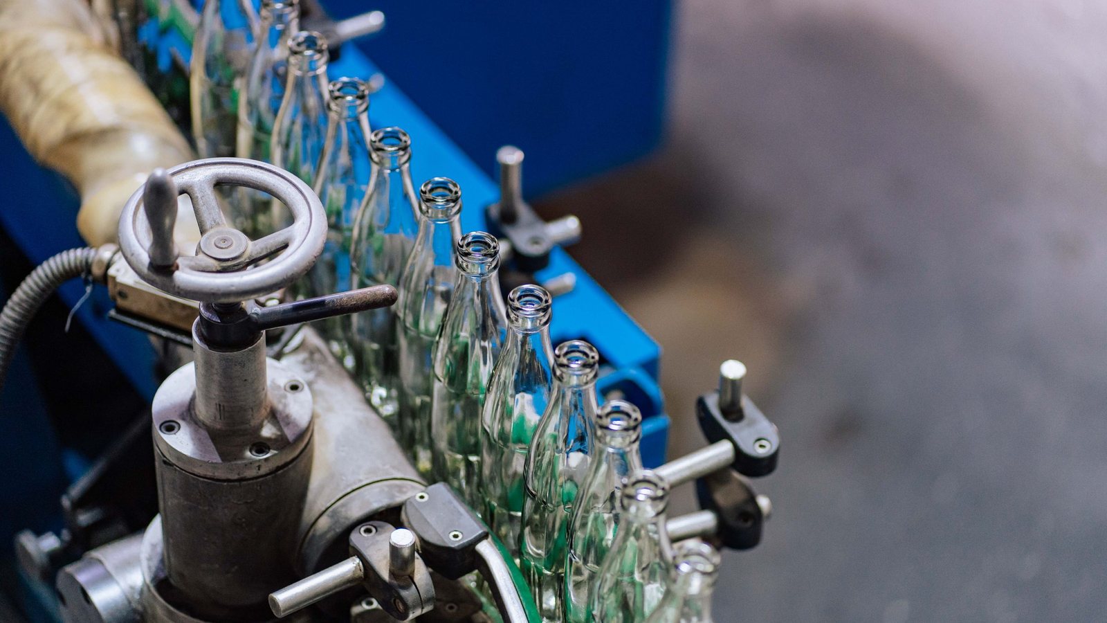 Common Misconceptions About AI Cameras in Bottling Line Surveillance