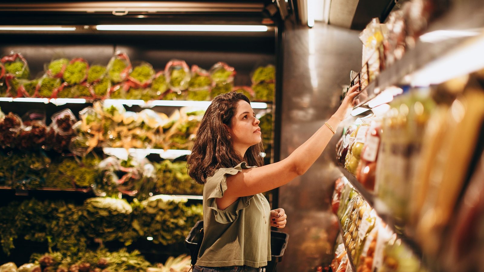 The Future of Vietnamese Retail with AI: From Product Recognition to Demand Forecasting. AIVision's Development Roadmap.